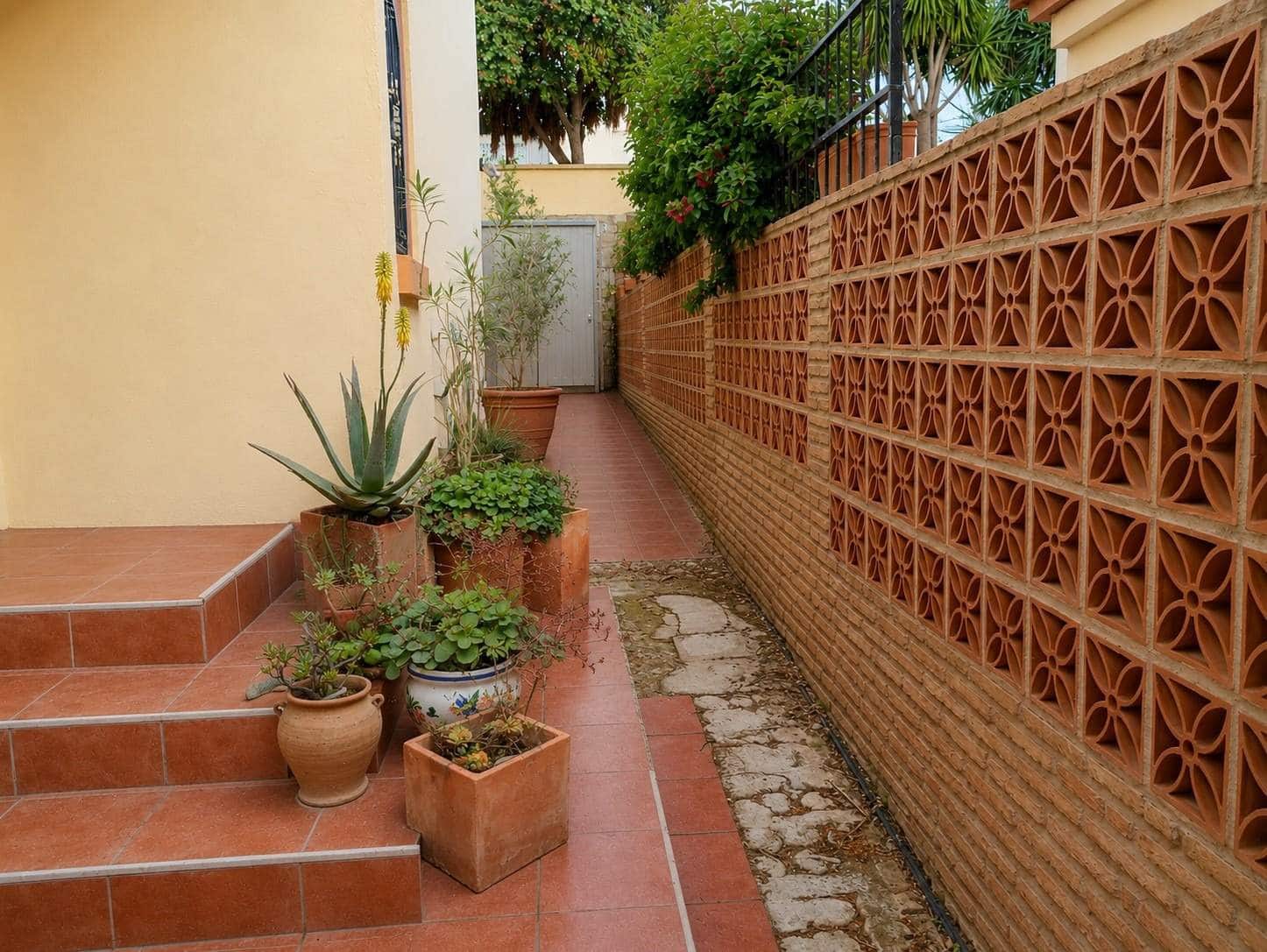4 bedroom Townhouse for sale in Manilva - € 540,000 (Ref: 10051858)