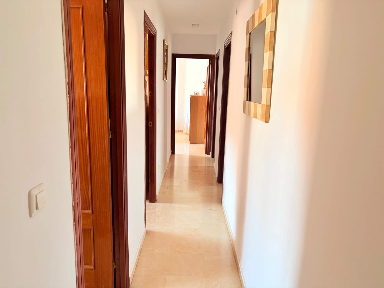 4 soveværelse Lejlighed til salg i La Linea de la Concepcion - € 375.000 (Ref: 10055356)