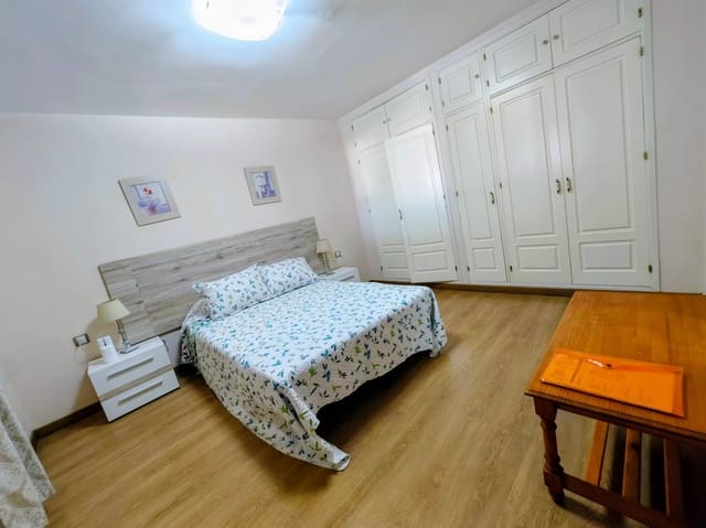 4 soverom Hus til salgs i San Roque med garasje - € 200 000 (Ref: 10066946)