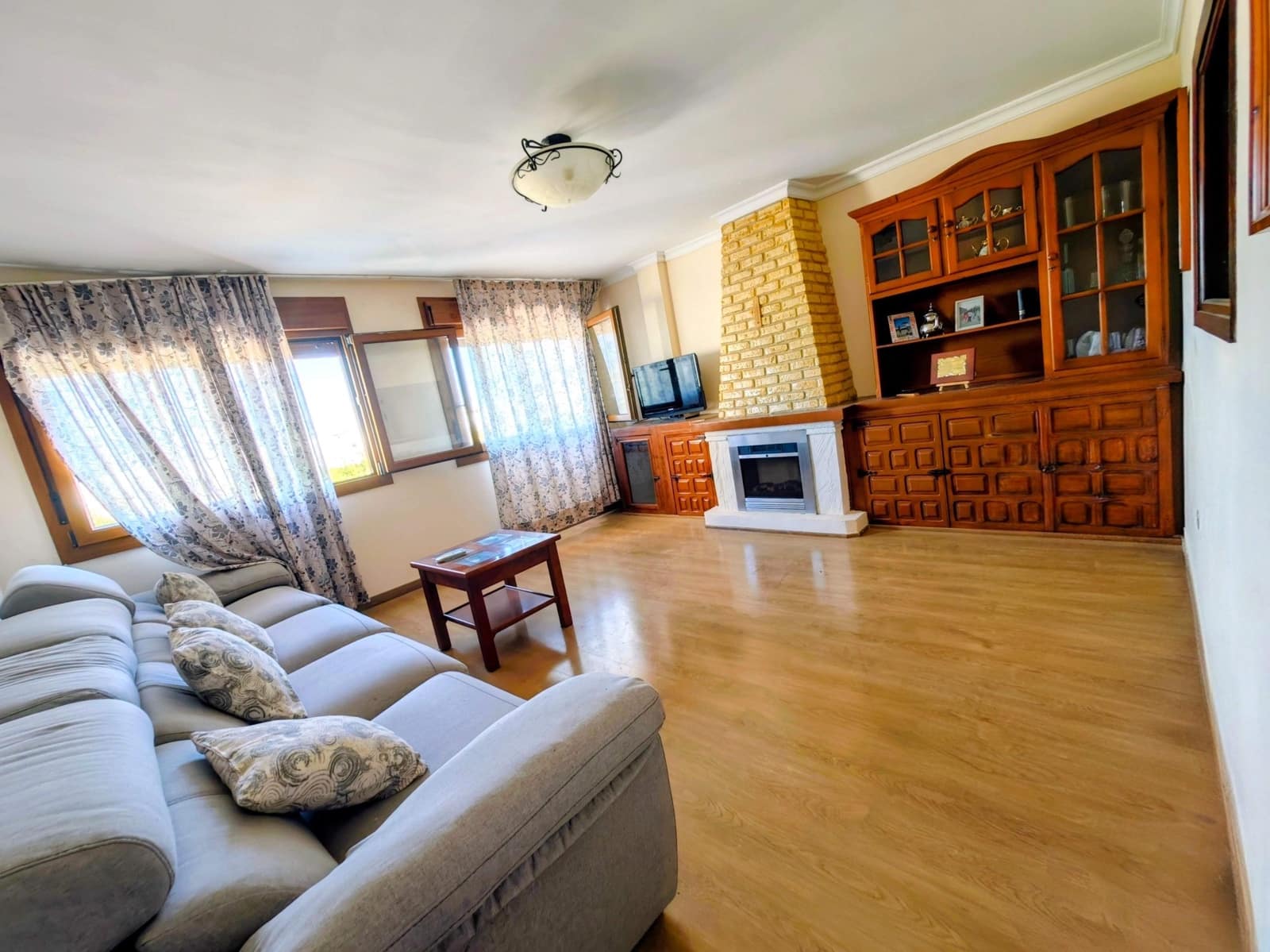 4 soverom Hus til salgs i San Roque med garasje - € 200 000 (Ref: 10066946)