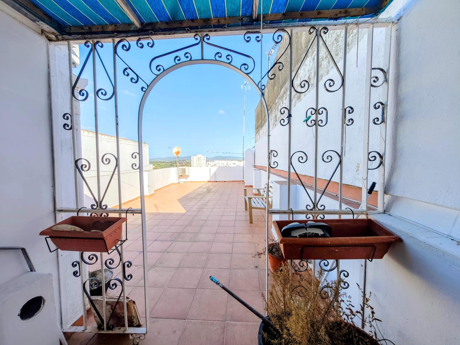 4 soverom Hus til salgs i San Roque med garasje - € 200 000 (Ref: 10066946)