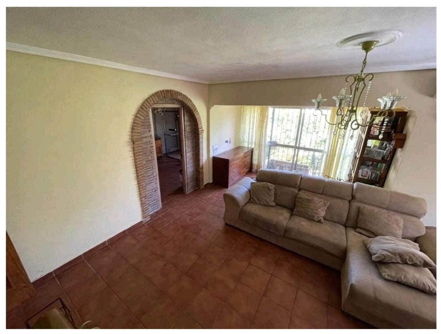 4 bedroom Villa for sale in Guadacorte with pool garage - € 380,000 (Ref: 10071825)