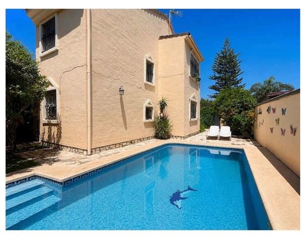 4 bedroom Villa for sale in Guadacorte, Los Barrios with pool garage - € 380,000 (Ref: 10071825)