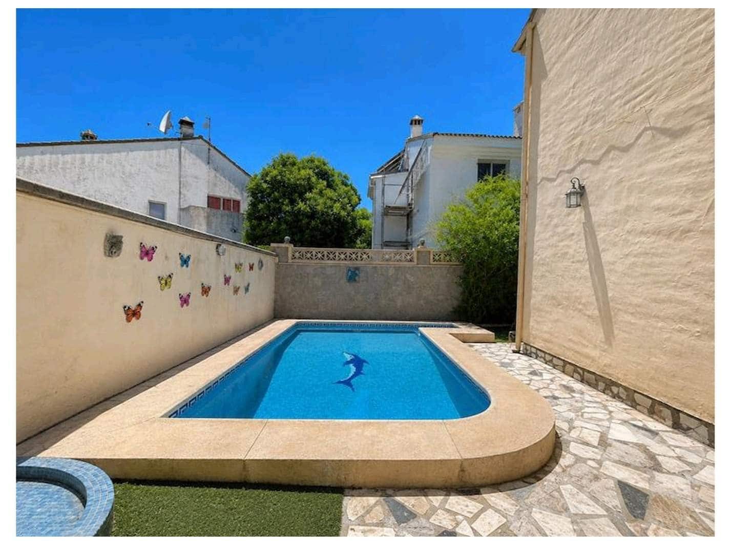 4 bedroom Villa for sale in Guadacorte with pool garage - € 380,000 (Ref: 10071825)