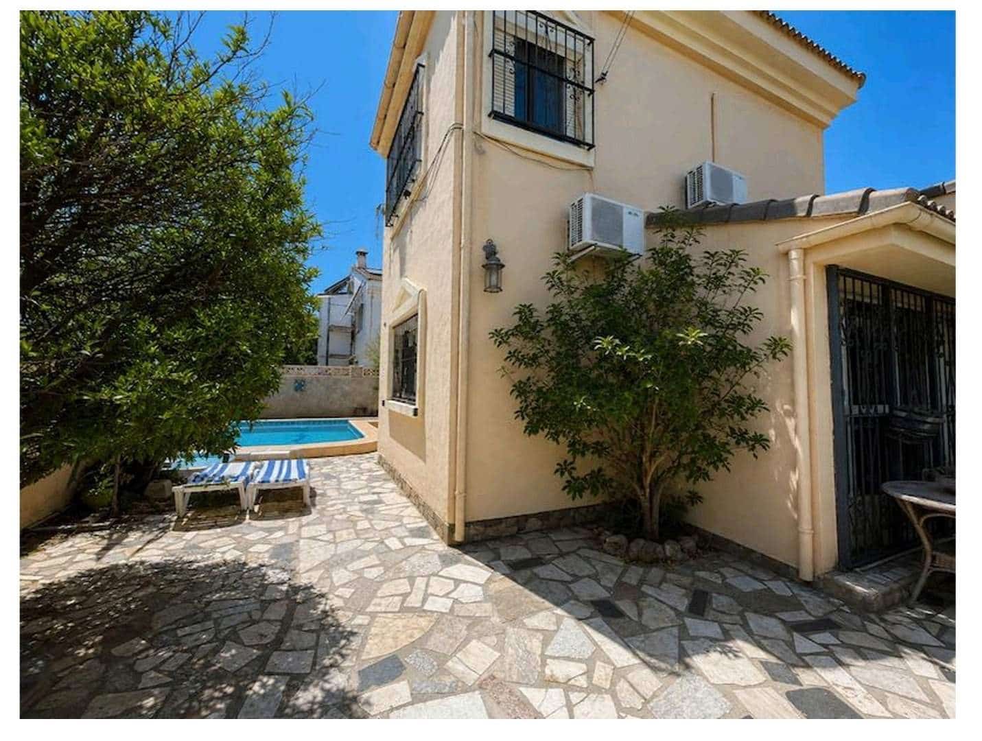 4 bedroom Villa for sale in Guadacorte with pool garage - € 380,000 (Ref: 10071825)
