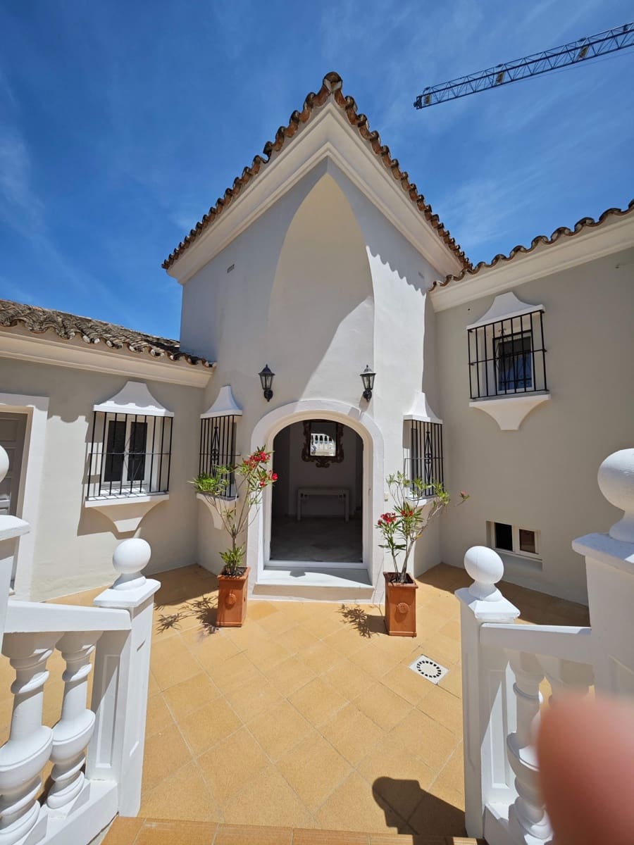 Chalet de 6 habitaciones en Sotogrande en venta con piscina garaje - 1.750.000 € (Ref: 10077318)