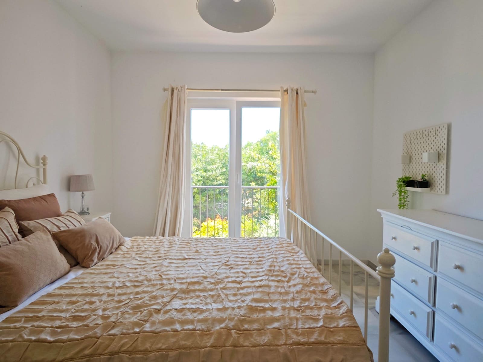 Chalet de 6 habitaciones en Sotogrande en venta con piscina garaje - 1.750.000 € (Ref: 10077318)