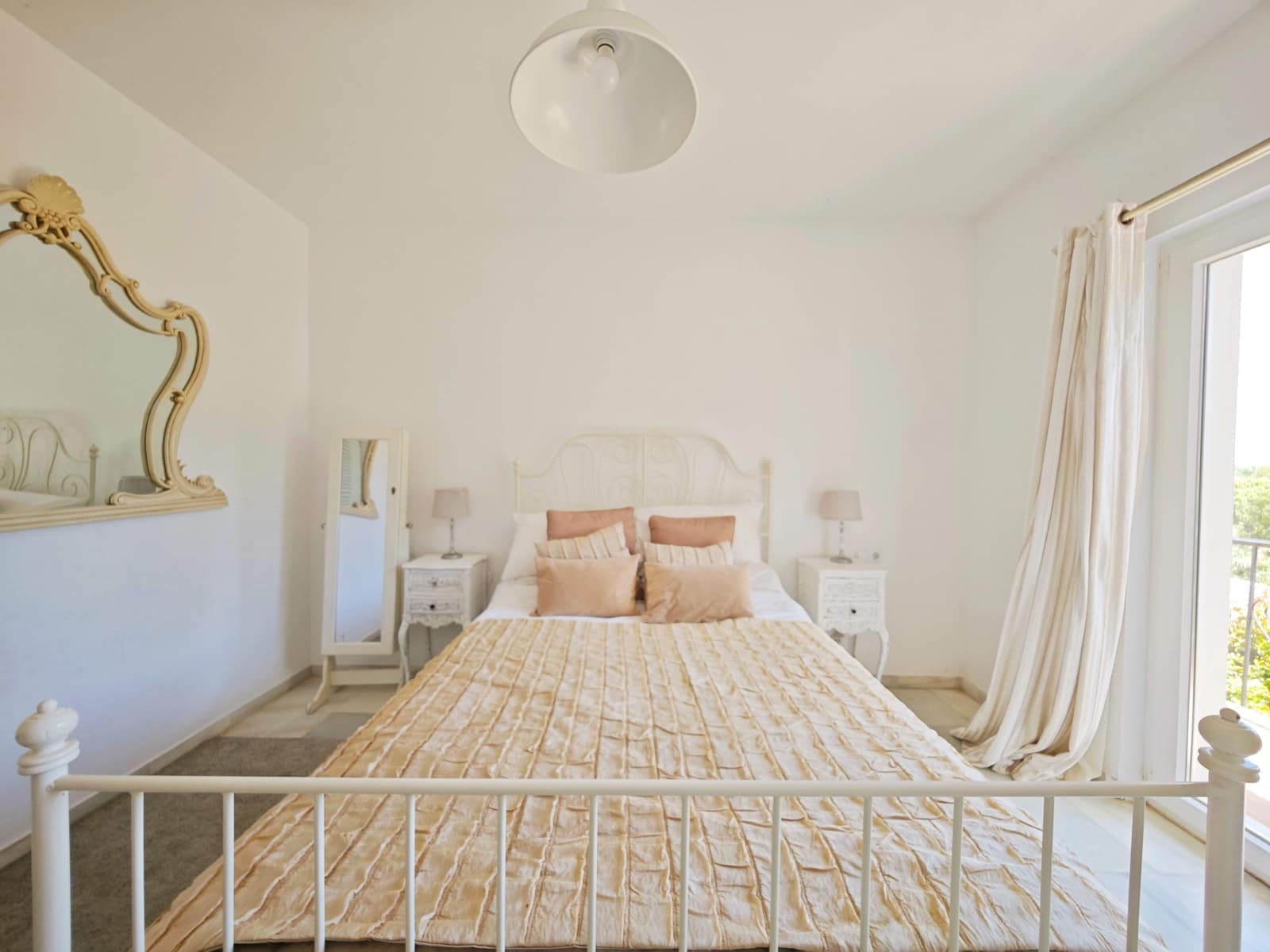 Chalet de 6 habitaciones en Sotogrande en venta con piscina garaje - 1.750.000 € (Ref: 10077318)