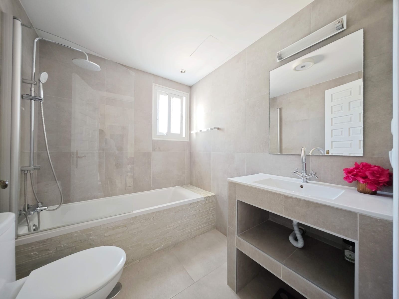 Chalet de 6 habitaciones en Sotogrande en venta con piscina garaje - 1.750.000 € (Ref: 10077318)