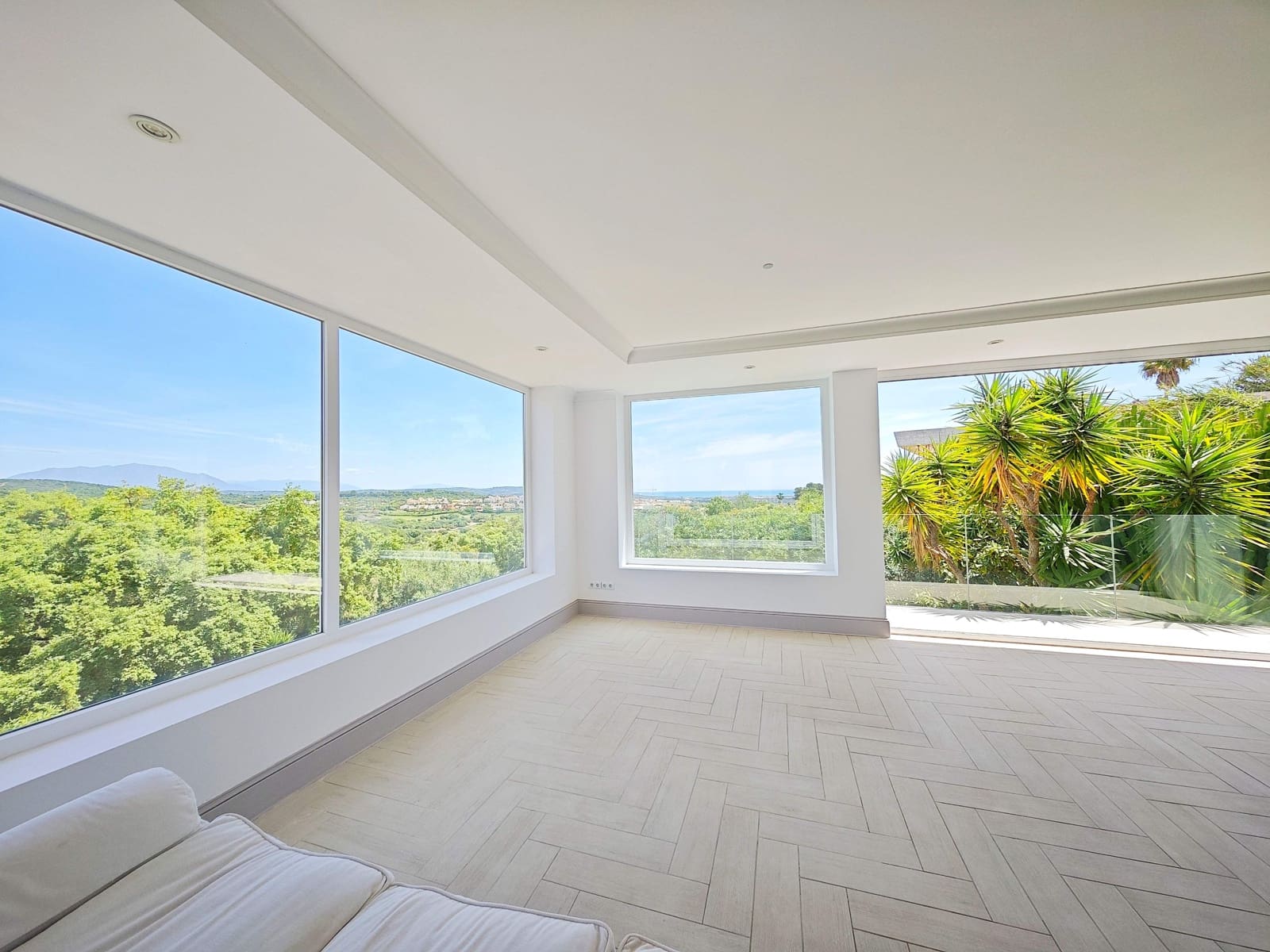 Chalet de 6 habitaciones en Sotogrande en venta con piscina garaje - 1.750.000 € (Ref: 10077318)
