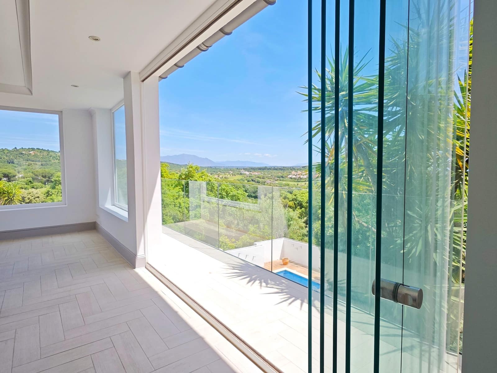 Chalet de 6 habitaciones en Sotogrande en venta con piscina garaje - 1.750.000 € (Ref: 10077318)