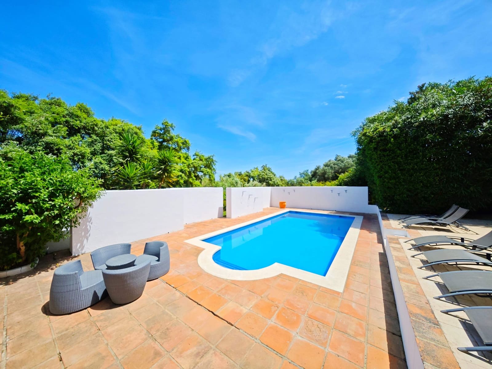 Chalet de 6 habitaciones en Sotogrande en venta con piscina garaje - 1.750.000 € (Ref: 10077318)