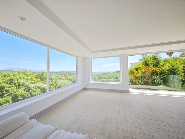 Chalet de 6 habitaciones en Sotogrande Alto, San Roque en venta con piscina garaje - 1.750.000 € (Ref: 10077318)