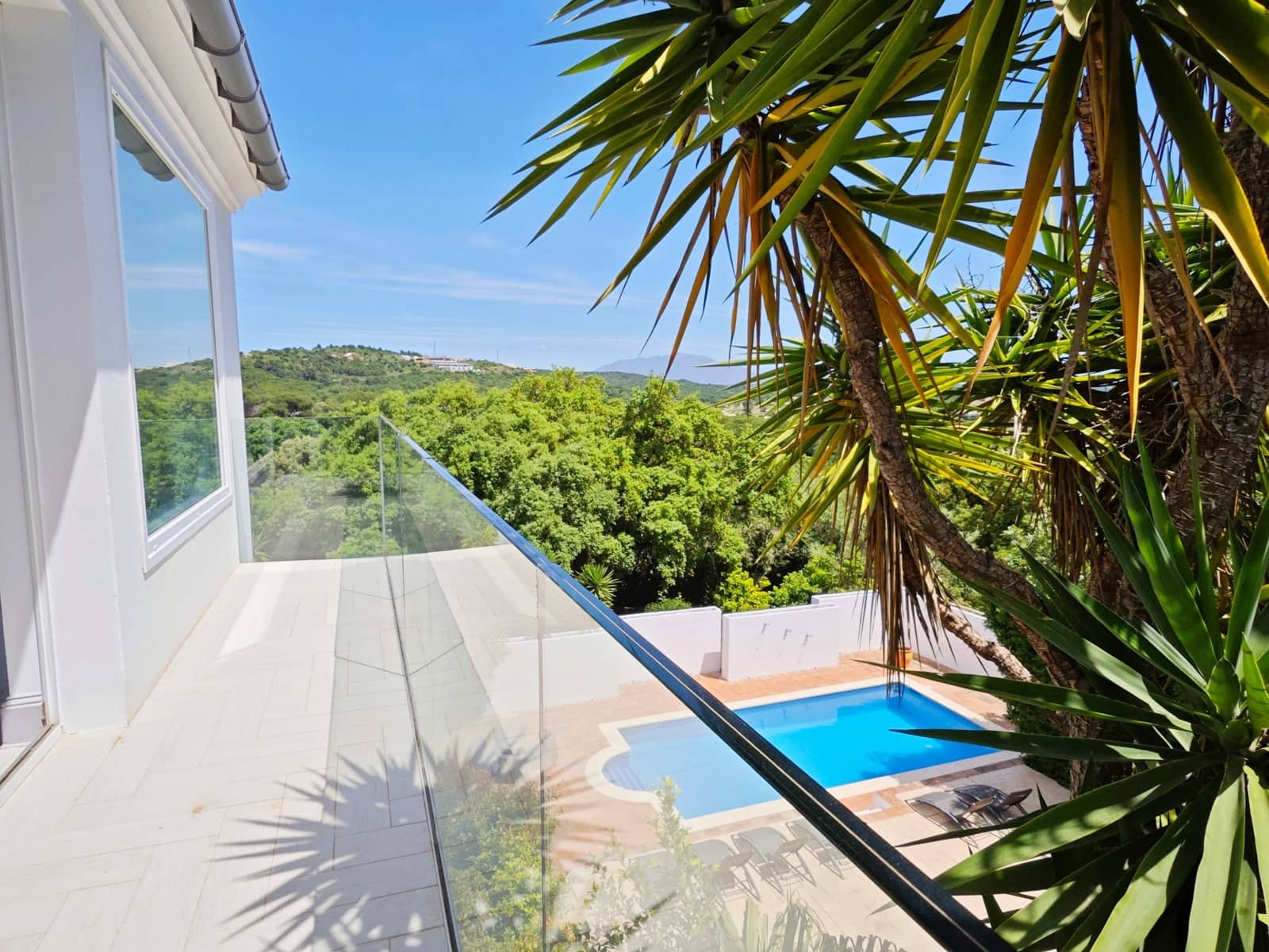 Chalet de 6 habitaciones en Sotogrande en venta con piscina garaje - 1.750.000 € (Ref: 10077318)