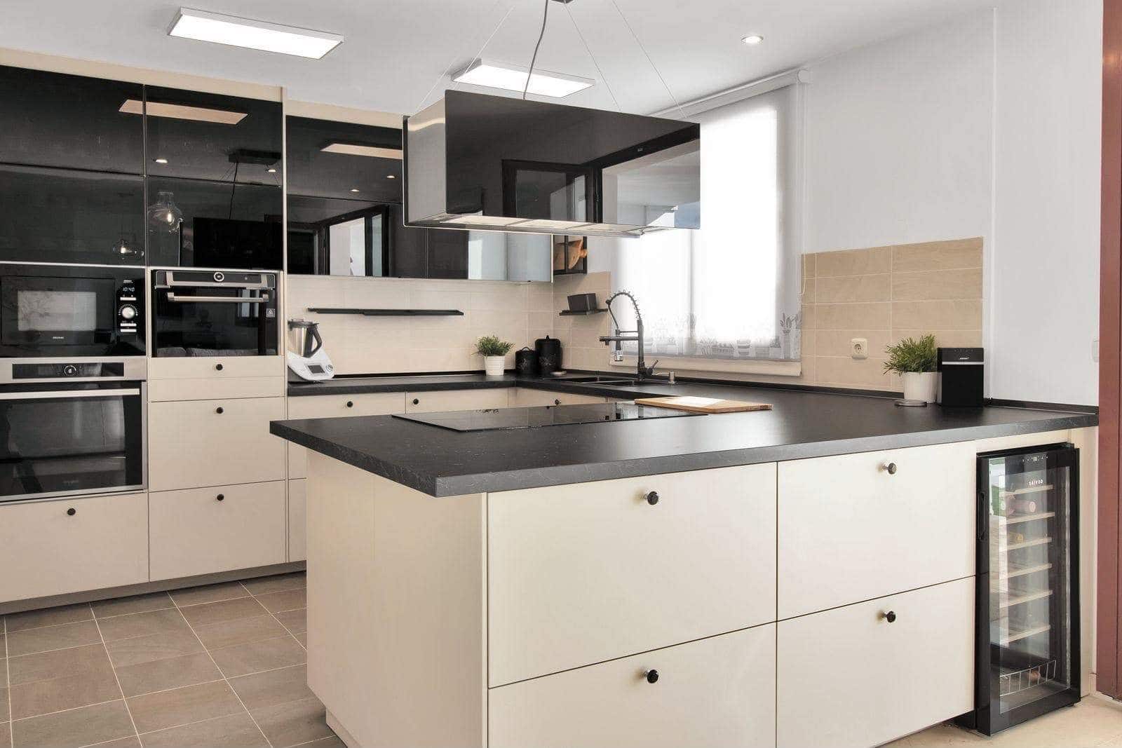 3 sypialnia Dom szeregowy na sprzedaż w Casares z basenem - 525 000 € (Ref: 10085312)