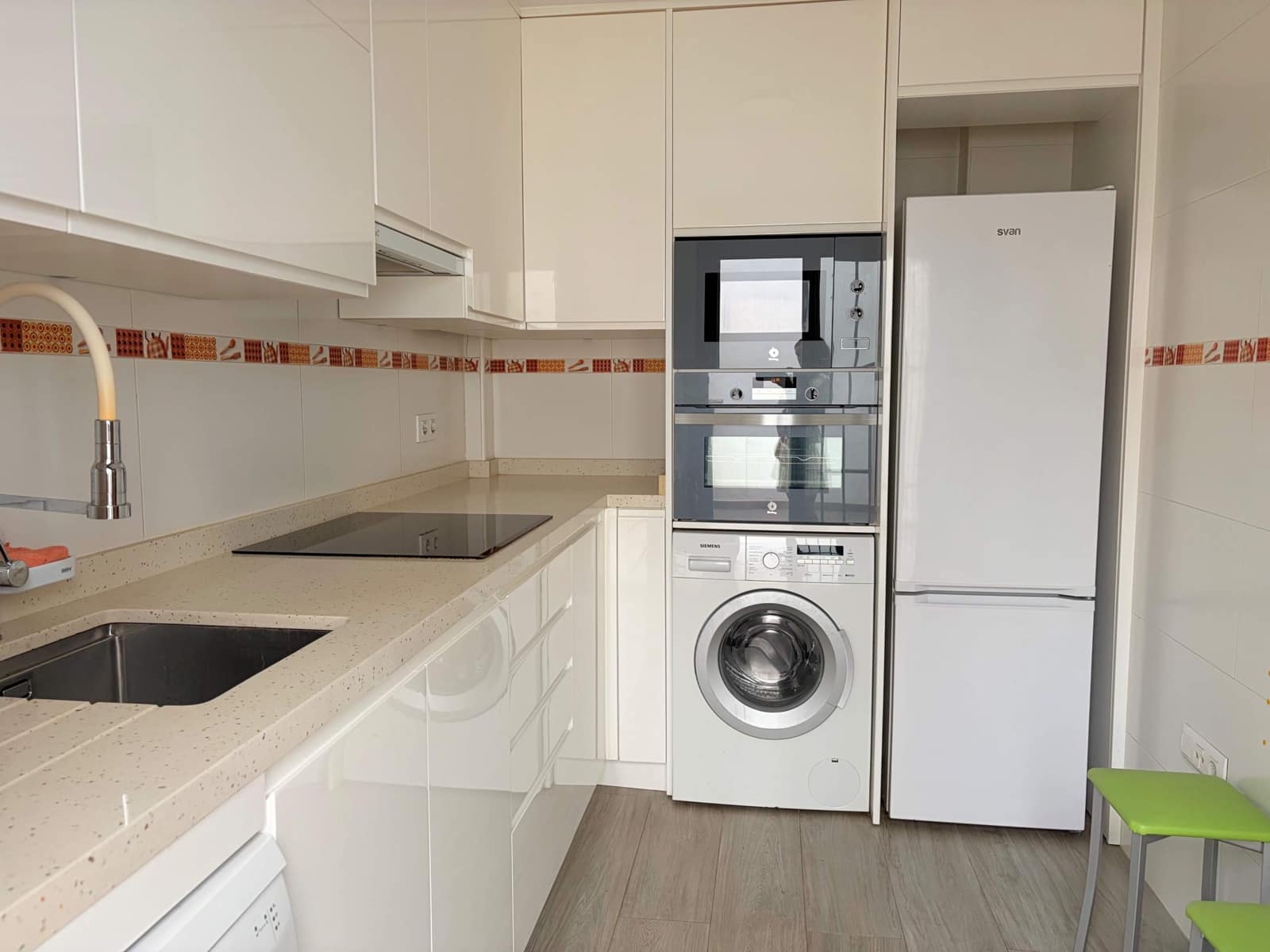 2 soveværelse Rækkehus til salg i La Linea de la Concepcion - € 235.000 (Ref: 10088766)
