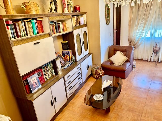 3 Zimmer Haus zu verkaufen in La Línea de la Concepción mit Garage - 350.000 € (Ref: 10088767)