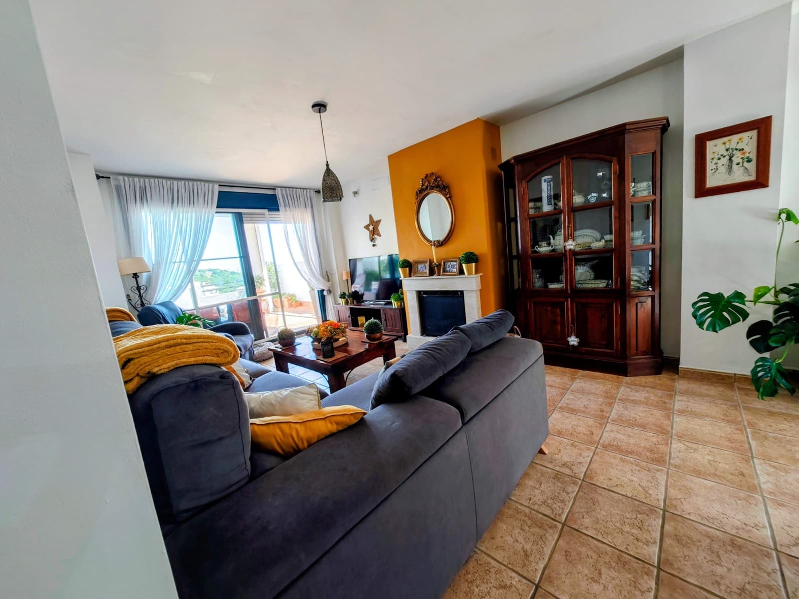 3 quarto Apartamento para venda em La Linea de la Concepcion com piscina garagem - 525 000 € (Ref: 10090063)