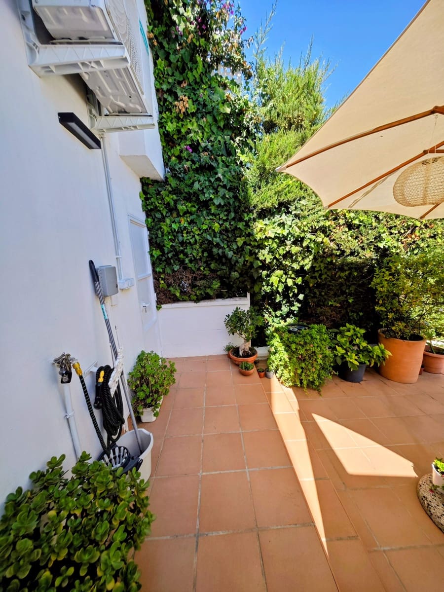 3 quarto Apartamento para venda em La Linea de la Concepcion com piscina garagem - 525 000 € (Ref: 10090063)