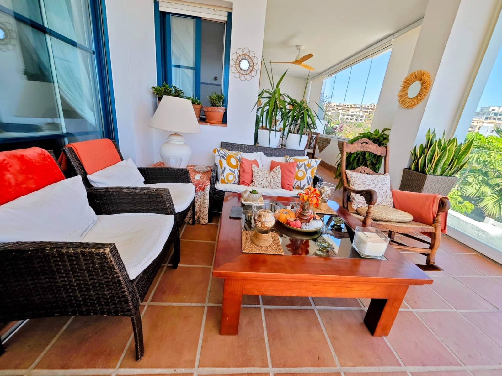 3 quarto Apartamento para venda em La Linea de la Concepcion com piscina garagem - 525 000 € (Ref: 10090063)