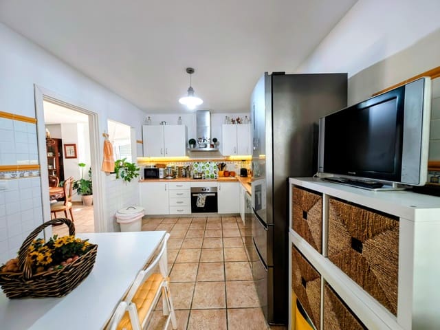 3 slaapkamer Appartement te koop in La Línea de la Concepción met zwembad garage - € 525.000 (Ref: 10090063)