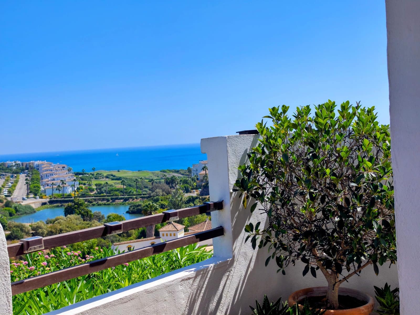 3 quarto Apartamento para venda em La Linea de la Concepcion com piscina garagem - 525 000 € (Ref: 10090063)