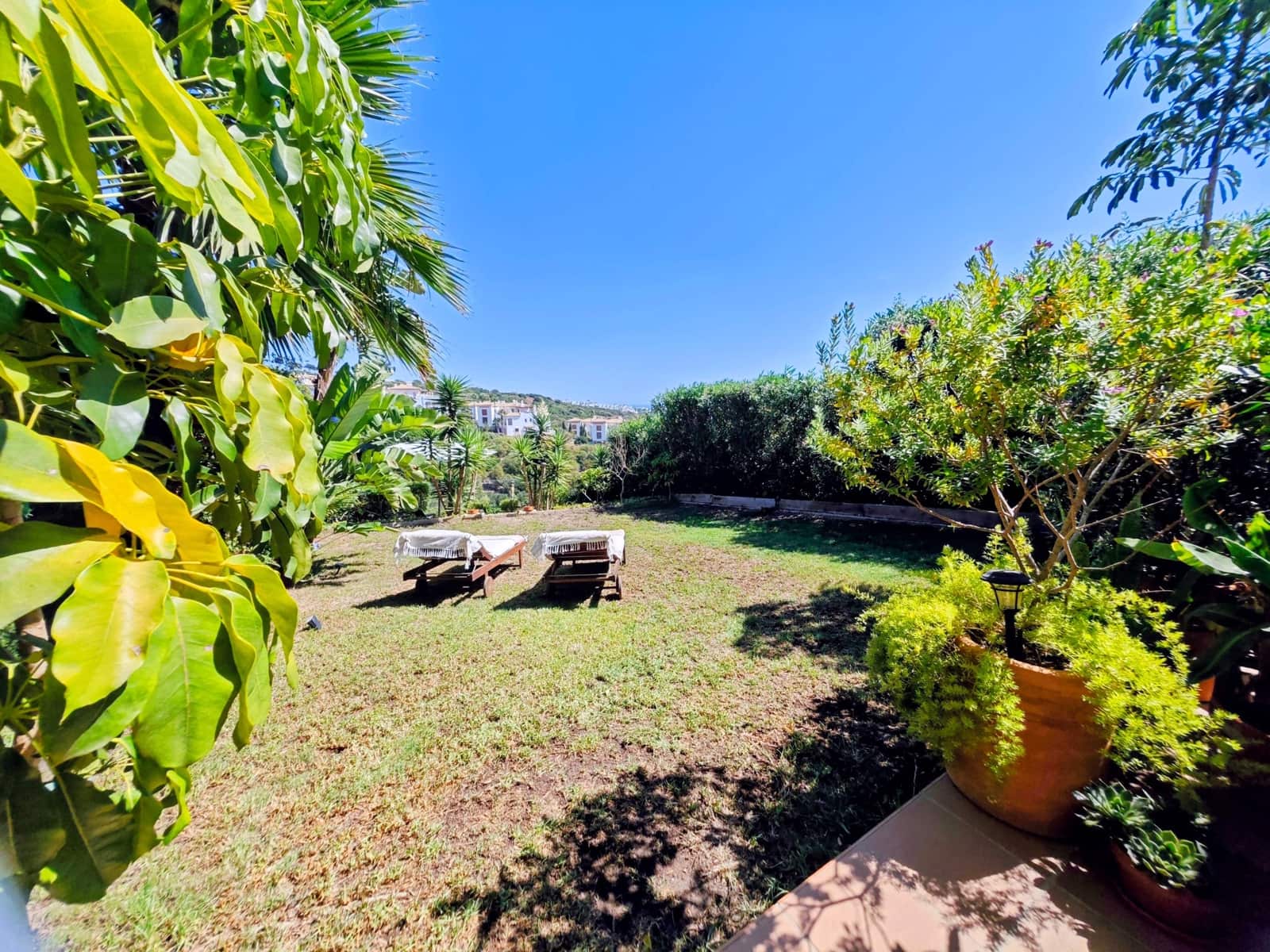 3 quarto Apartamento para venda em La Linea de la Concepcion com piscina garagem - 525 000 € (Ref: 10090063)