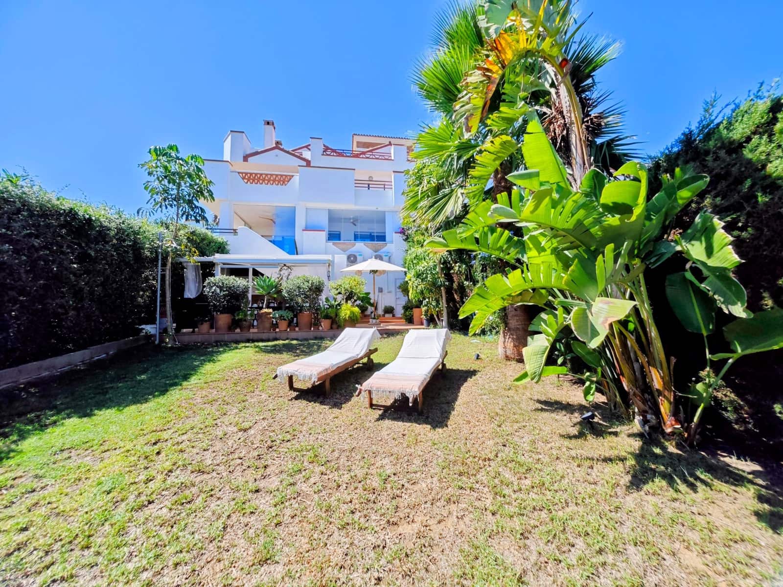 3 quarto Apartamento para venda em La Linea de la Concepcion com piscina garagem - 525 000 € (Ref: 10090063)