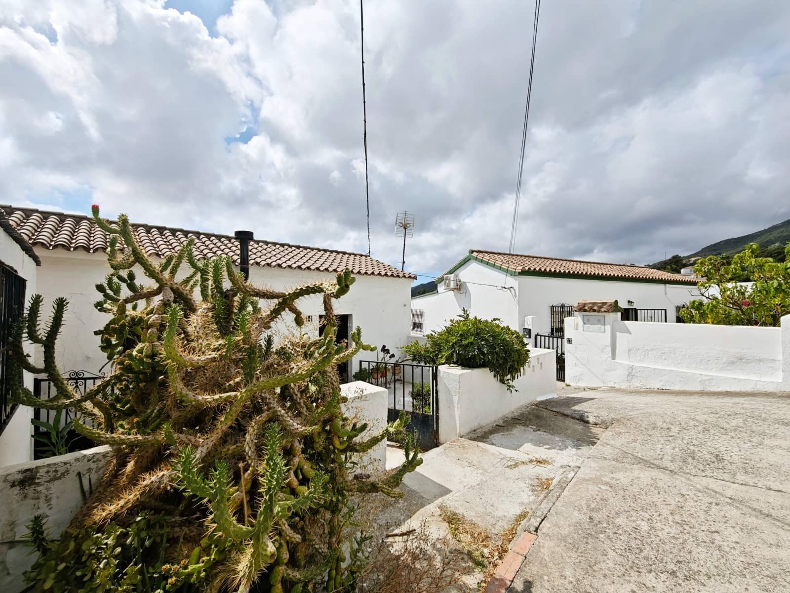 2 makuuhuone Maalaistalo myytävänä paikassa Algeciras mukana 
autotalli - 224 000 € (Ref: 10097368)