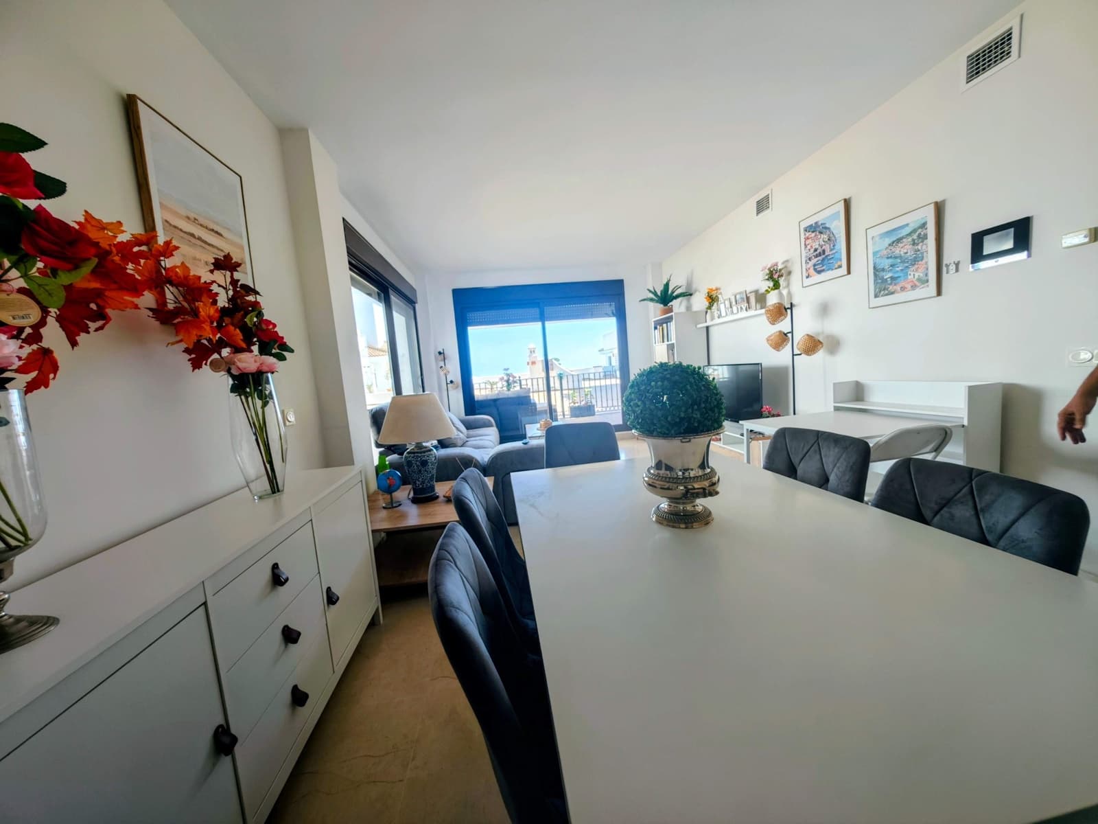 2 quarto Apartamento para arrendar em La Alcaidesa com piscina garagem - 1 300 € (Ref: 10097369)
