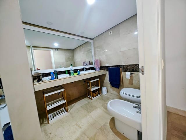 2 quarto Apartamento para arrendar em La Alcaidesa com piscina garagem - 1 300 € (Ref: 10097369)
