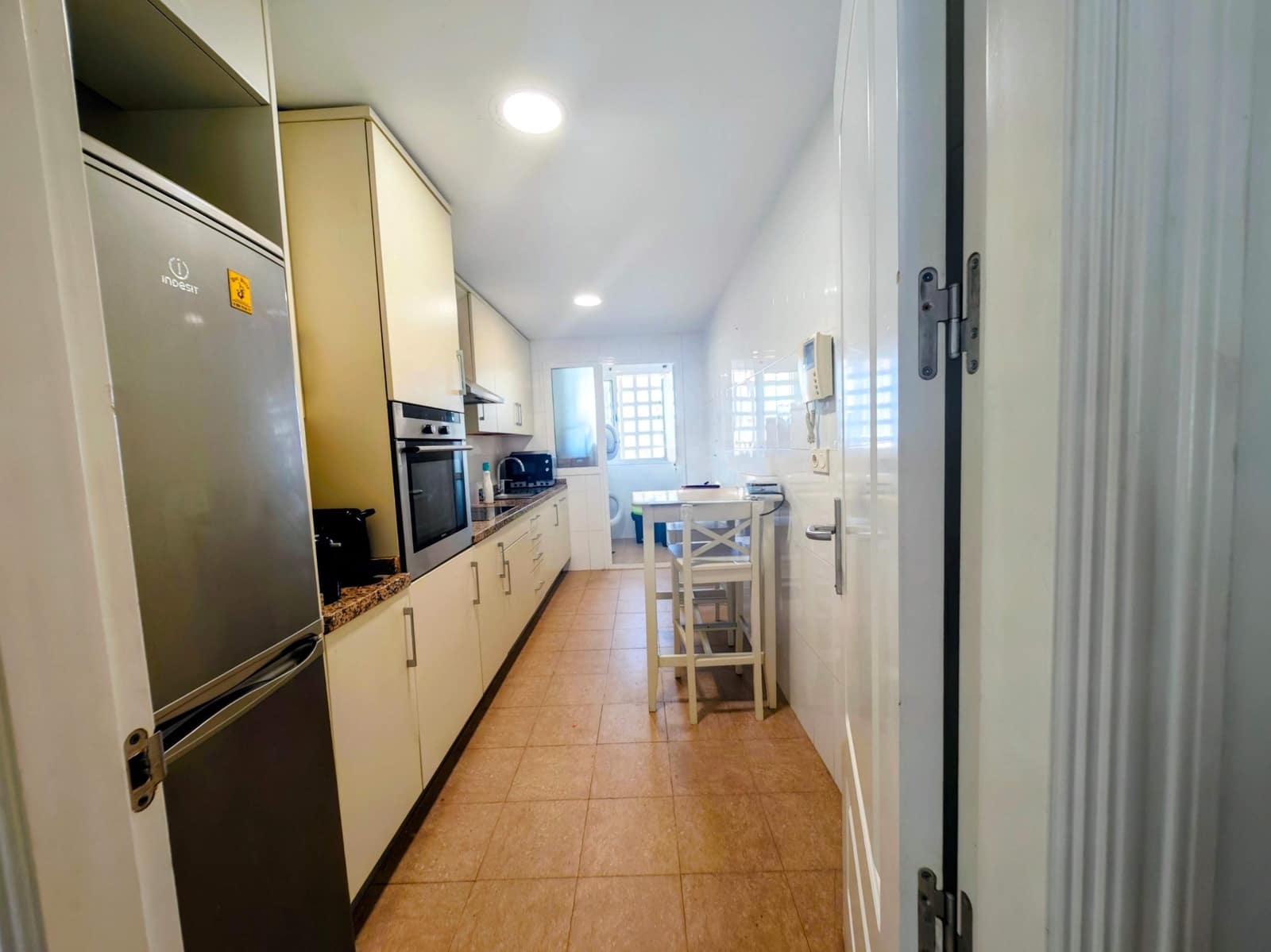 2 quarto Apartamento para arrendar em La Alcaidesa com piscina garagem - 1 300 € (Ref: 10097369)