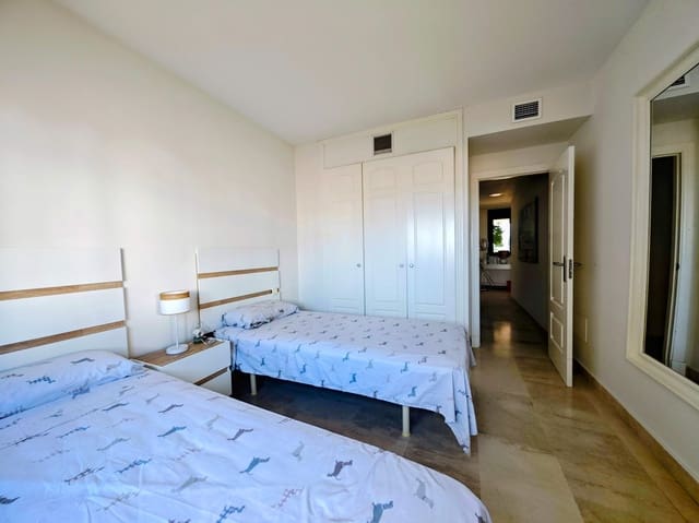 2 quarto Apartamento para arrendar em La Alcaidesa com piscina garagem - 1 300 € (Ref: 10097369)