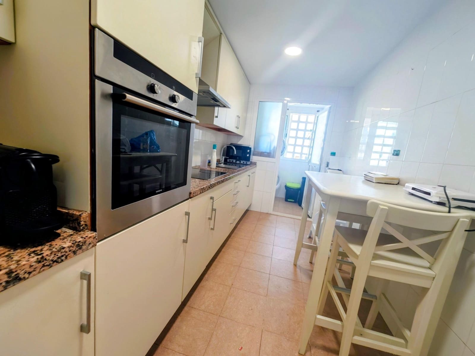 2 quarto Apartamento para arrendar em La Alcaidesa com piscina garagem - 1 300 € (Ref: 10097369)