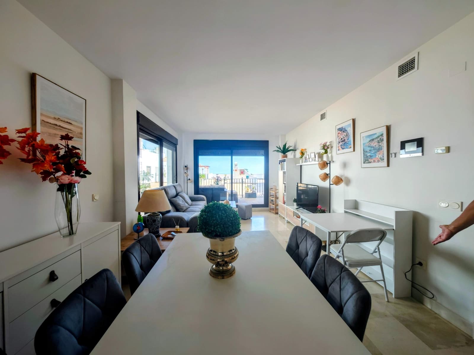 2 quarto Apartamento para arrendar em La Alcaidesa com piscina garagem - 1 300 € (Ref: 10097369)