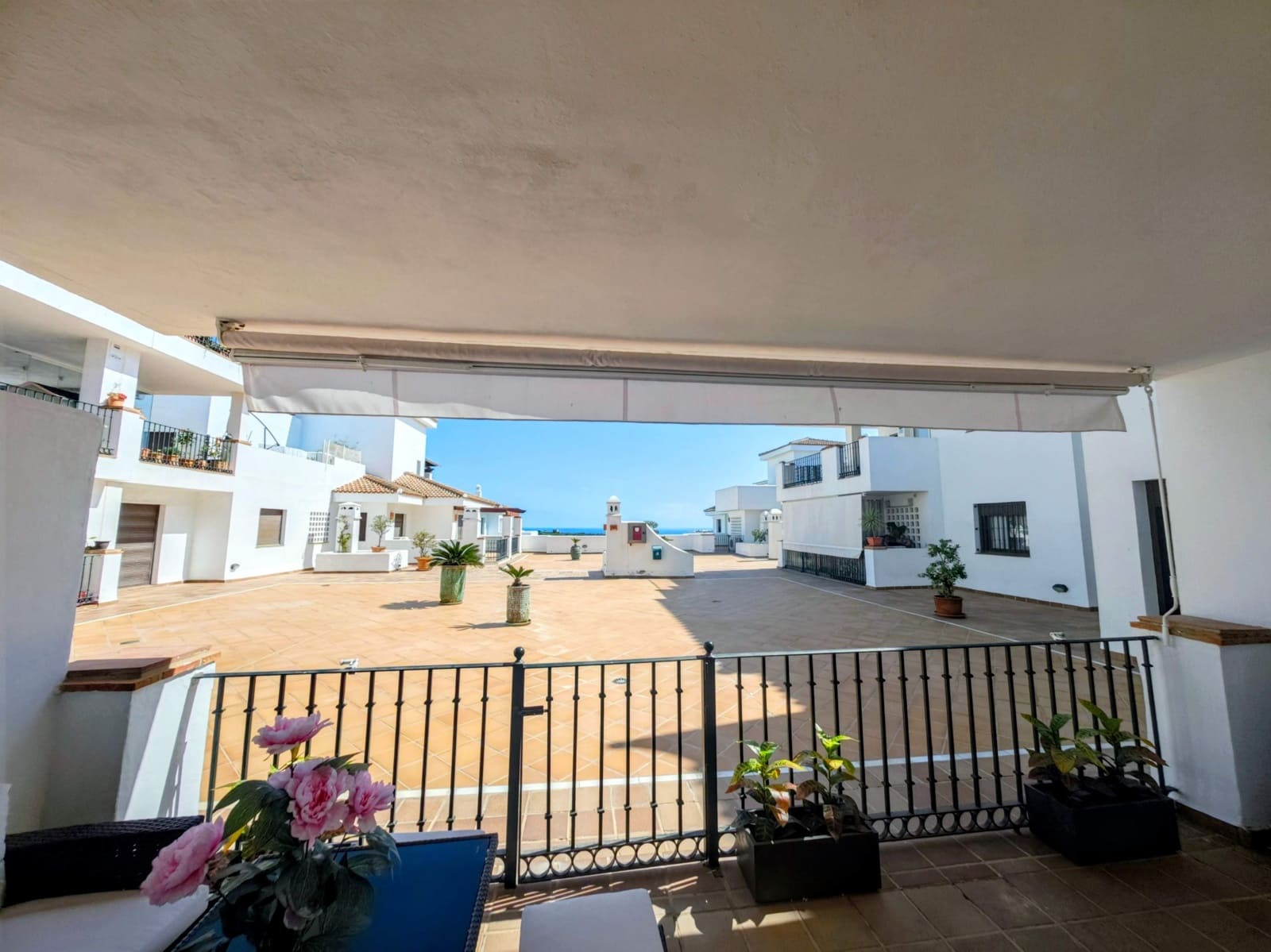 2 quarto Apartamento para arrendar em La Alcaidesa com piscina garagem - 1 300 € (Ref: 10097369)
