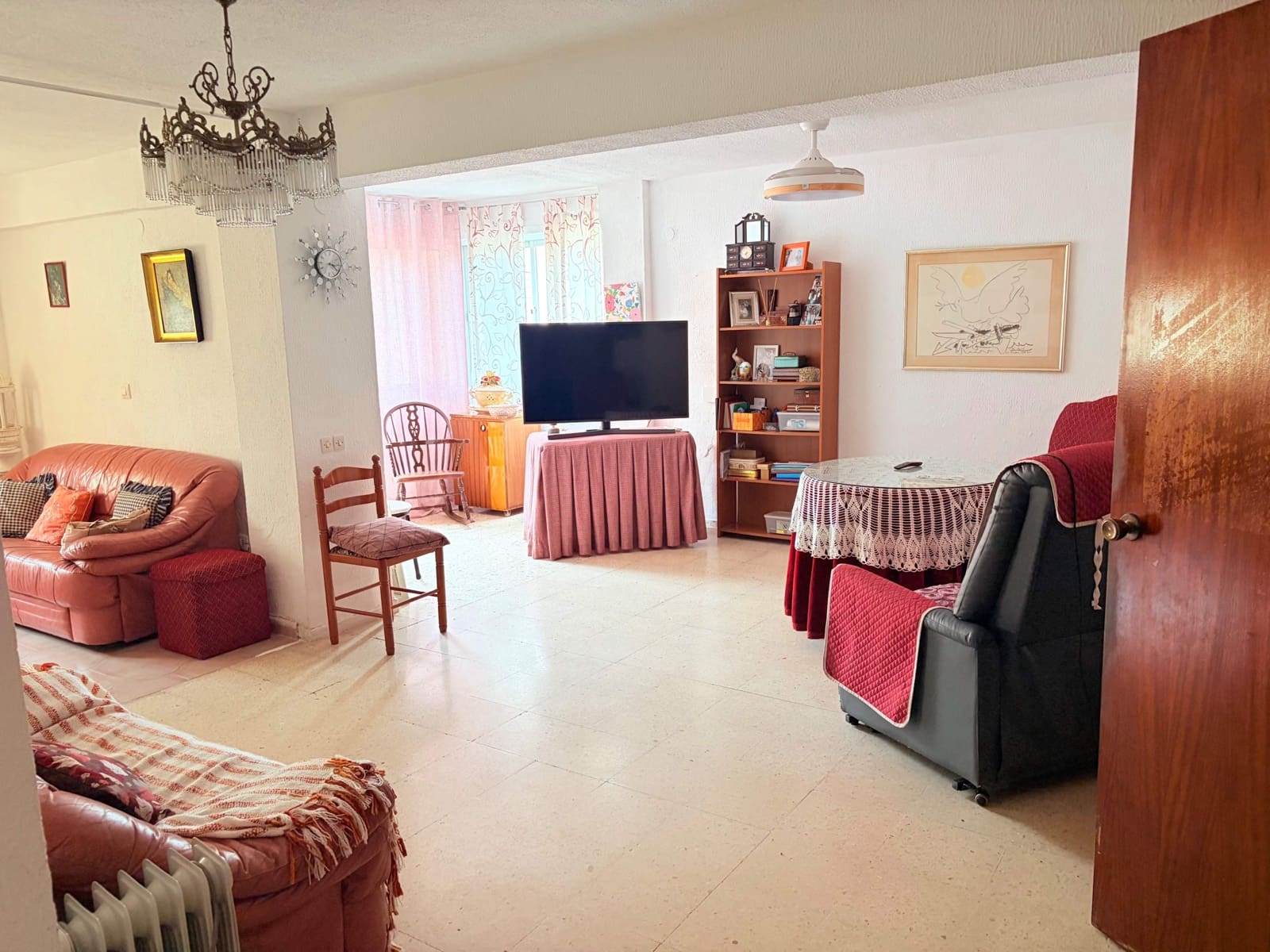 5 quarto Apartamento para venda em La Linea de la Concepcion - 355 000 € (Ref: 10100242)
