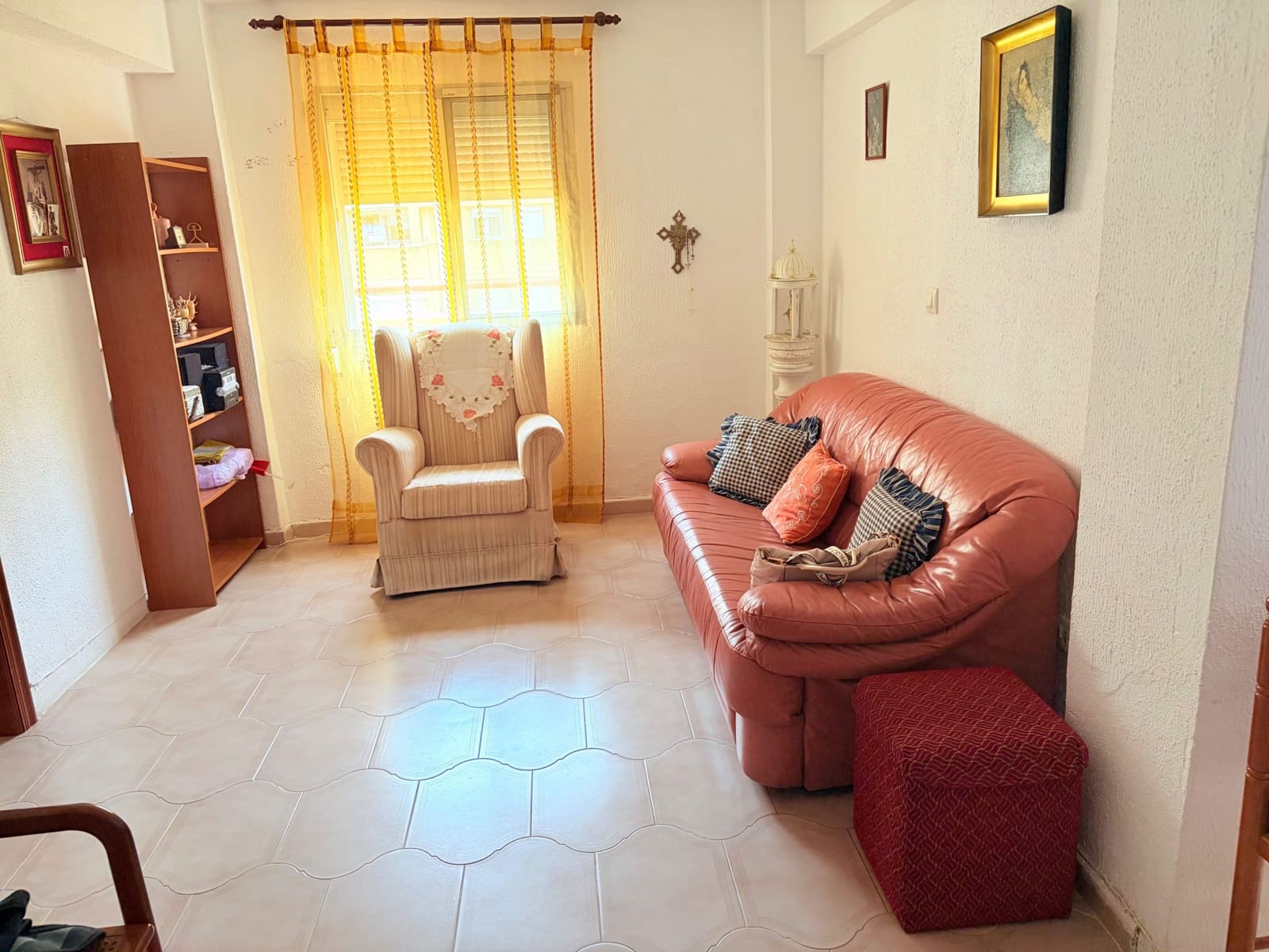 5 quarto Apartamento para venda em La Linea de la Concepcion - 355 000 € (Ref: 10100242)