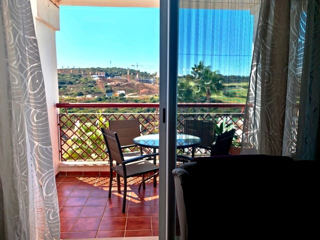 Apartamento de 3 habitaciones en La Alcaidesa en venta con piscina garaje - 377.000 € (Ref: 10108781)
