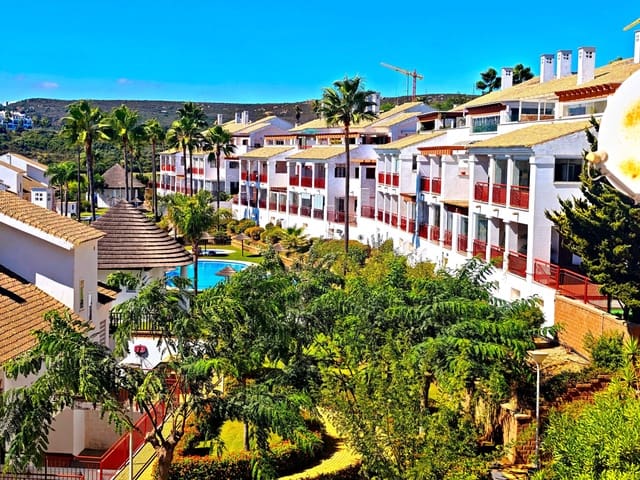 Apartamento de 3 habitaciones en La Alcaidesa en venta con piscina garaje - 377.000 € (Ref: 10108781)