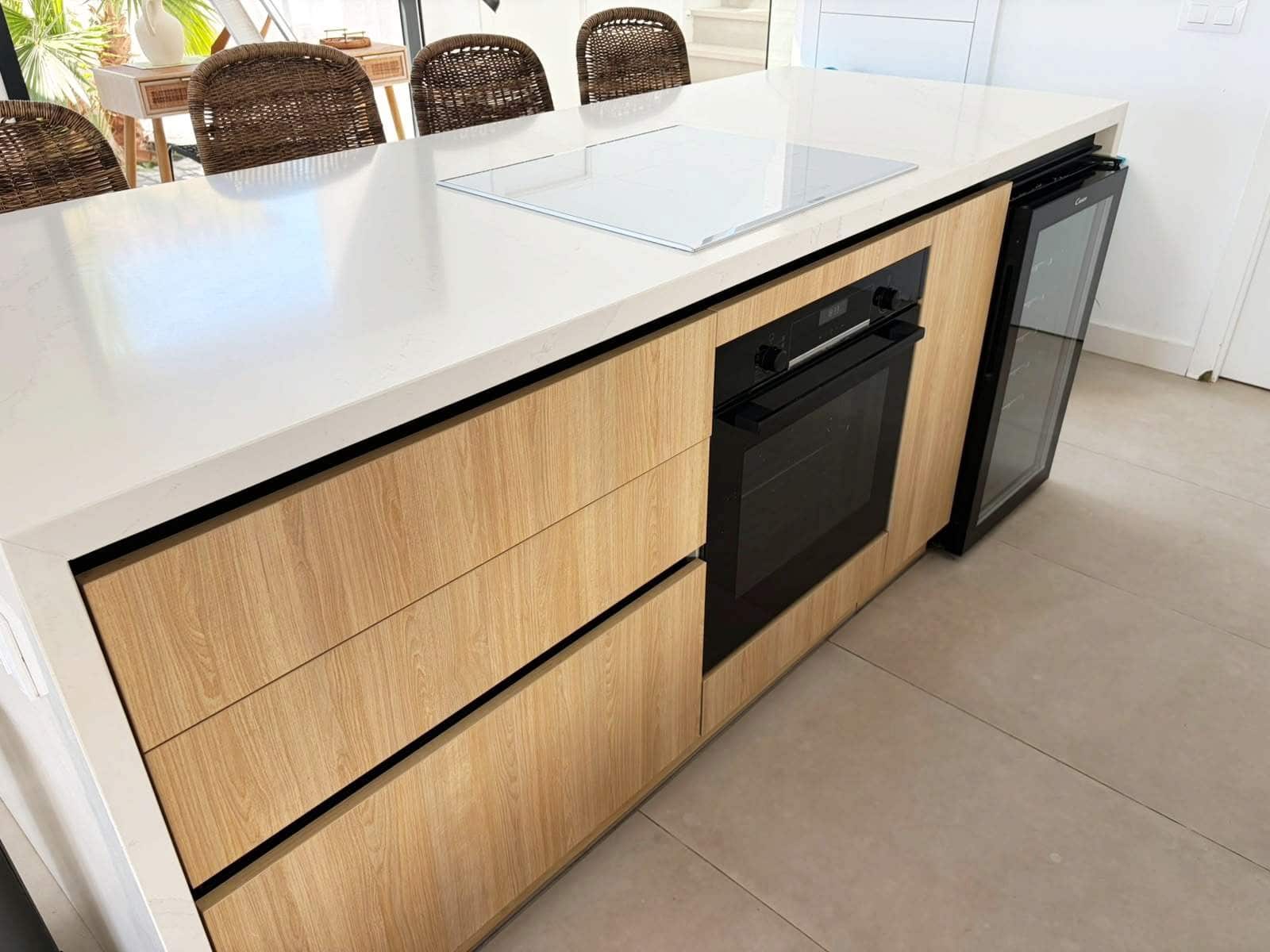3 bedroom Villa for rent in La Linea de la Concepcion with pool garage - € 2,200 (Ref: 10108782)