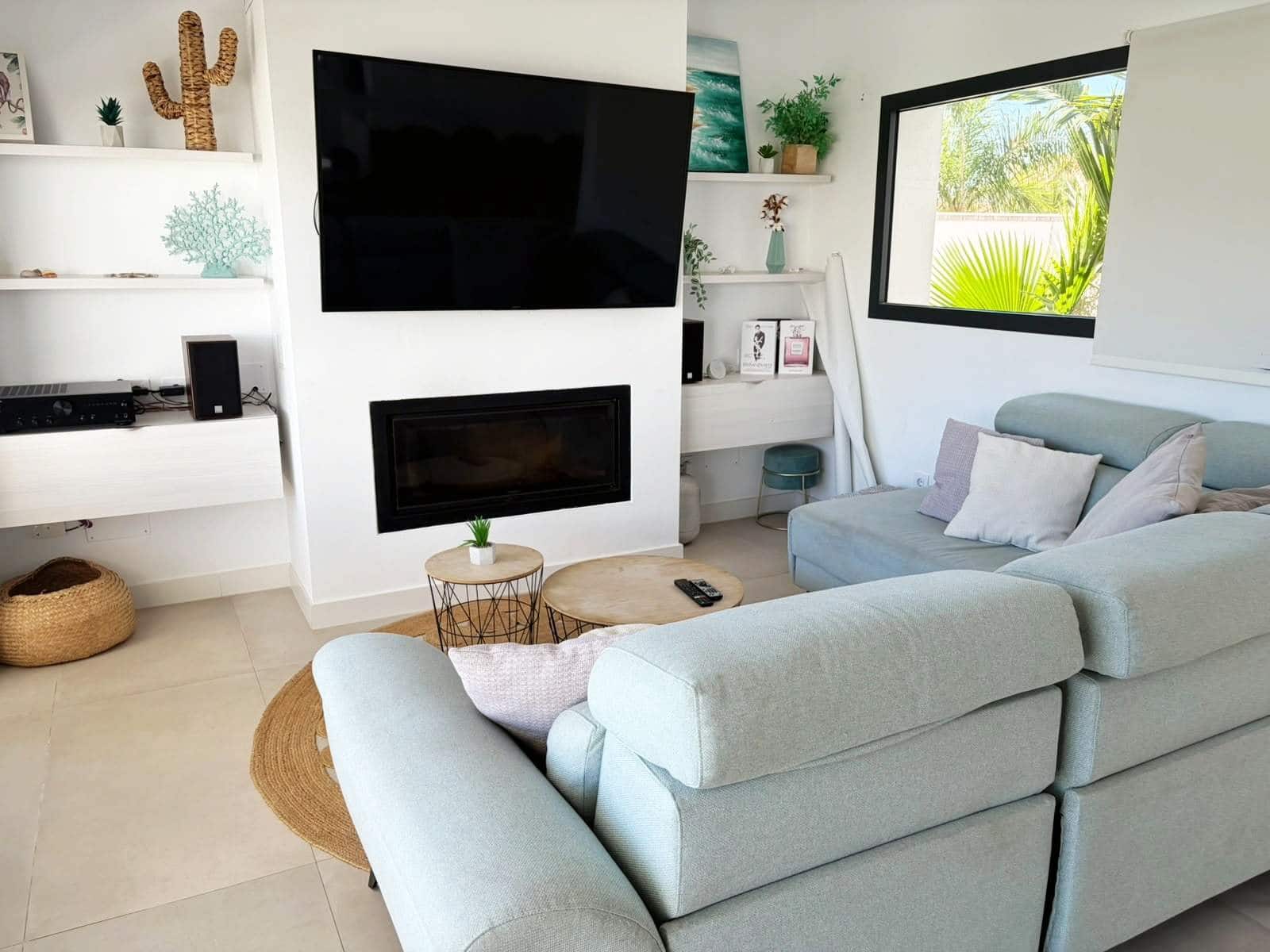 3 bedroom Villa for rent in La Linea de la Concepcion with pool garage - € 2,200 (Ref: 10108782)