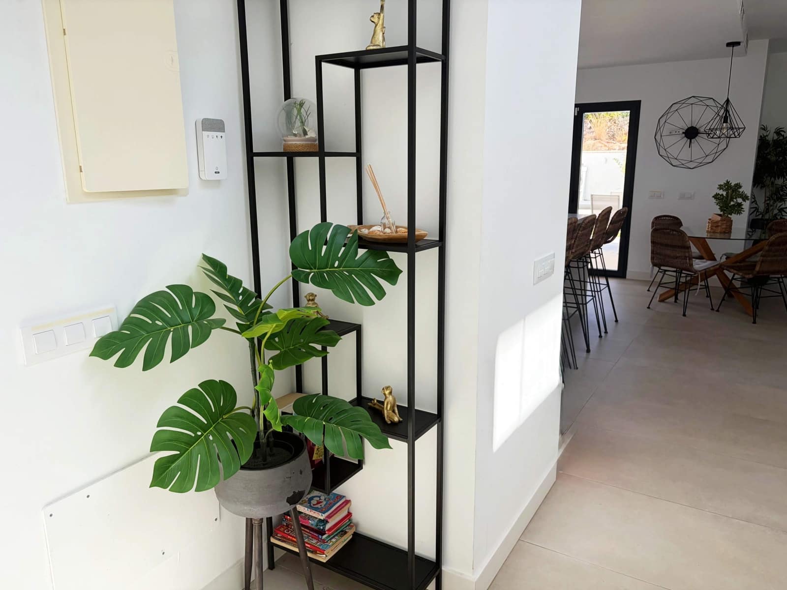 3 bedroom Villa for rent in La Linea de la Concepcion with pool garage - € 2,200 (Ref: 10108782)