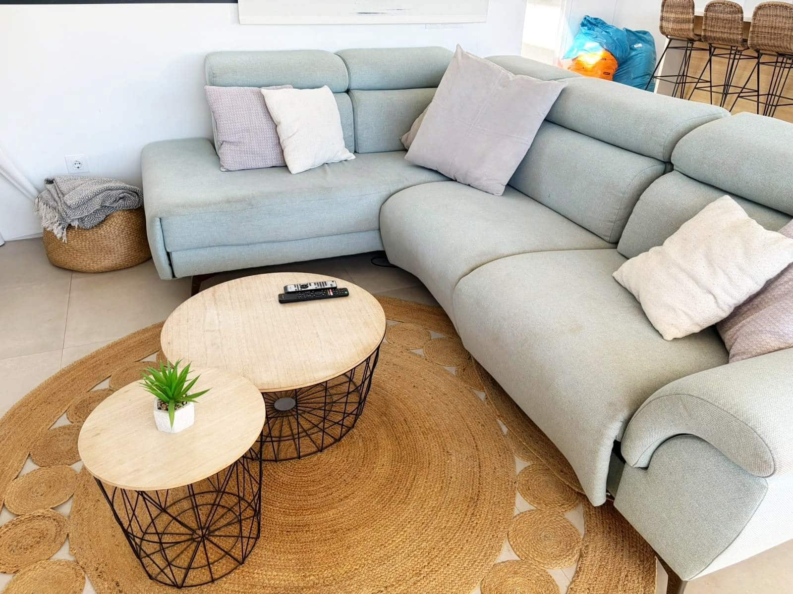 3 bedroom Villa for rent in La Linea de la Concepcion with pool garage - € 2,200 (Ref: 10108782)