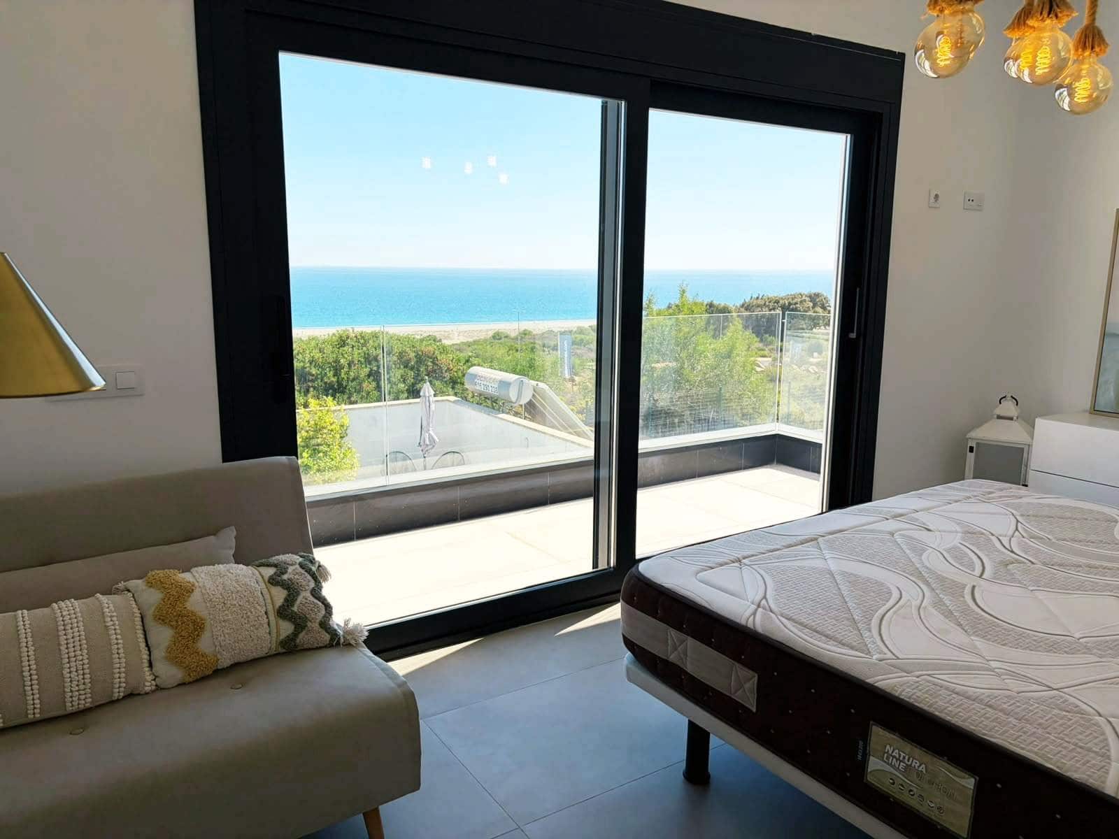 3 bedroom Villa for rent in La Linea de la Concepcion with pool garage - € 2,200 (Ref: 10108782)