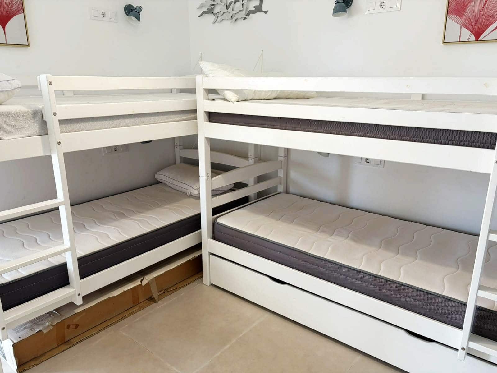 3 bedroom Villa for rent in La Linea de la Concepcion with pool garage - € 2,200 (Ref: 10108782)
