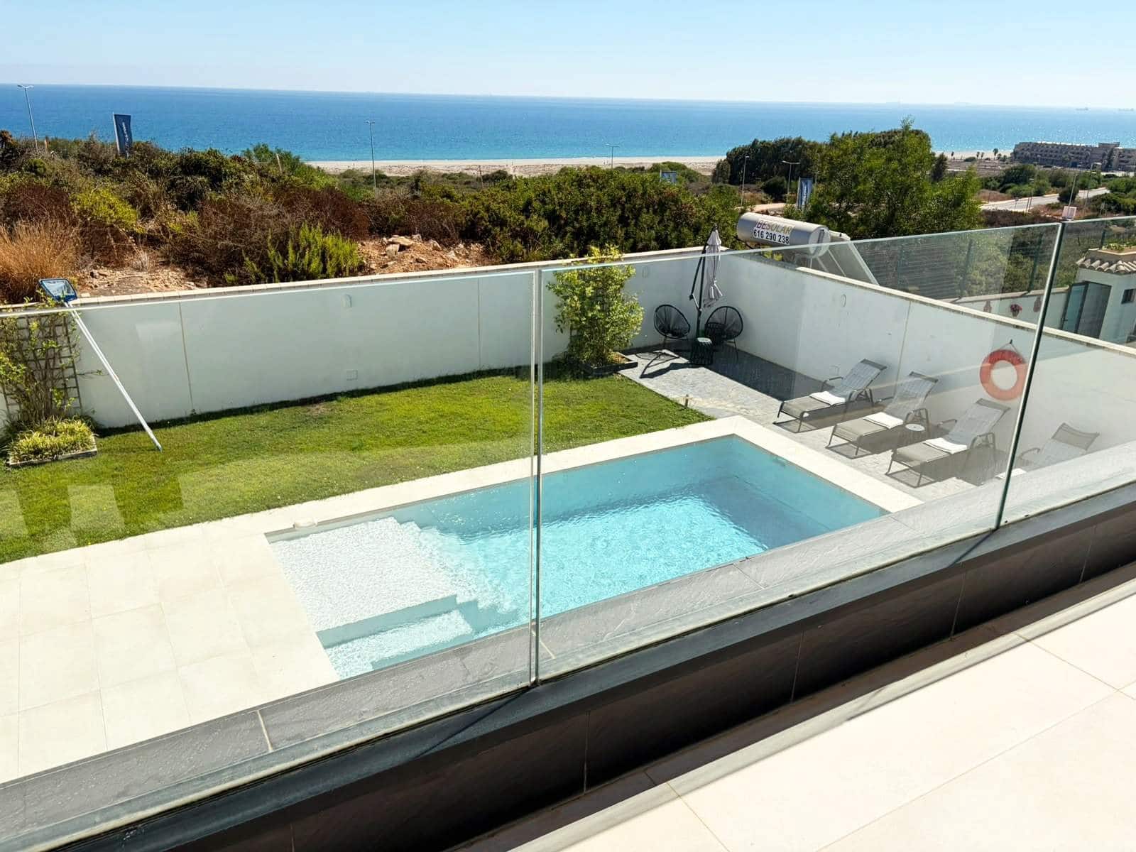 3 bedroom Villa for rent in La Linea de la Concepcion with pool garage - € 2,200 (Ref: 10108782)