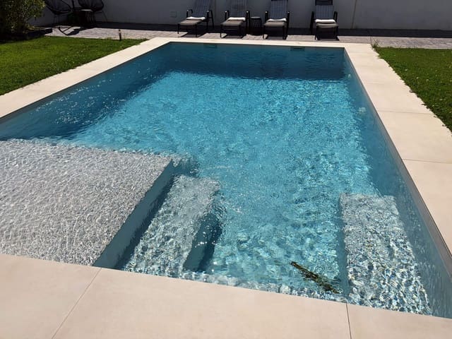 3 bedroom Villa for rent in La Línea de la Concepción with pool garage - € 2,200 (Ref: 10108782)