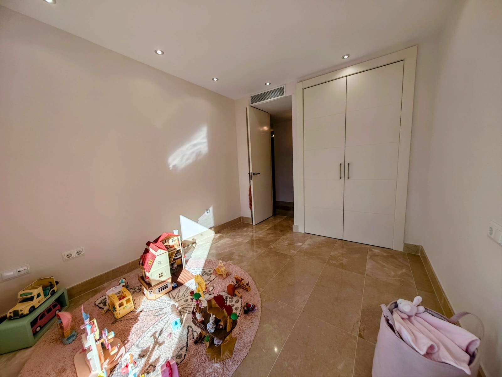 3 sovrum Lägenhet till salu i Manilva med pool garage - 398 000 € (Ref: 10111218)