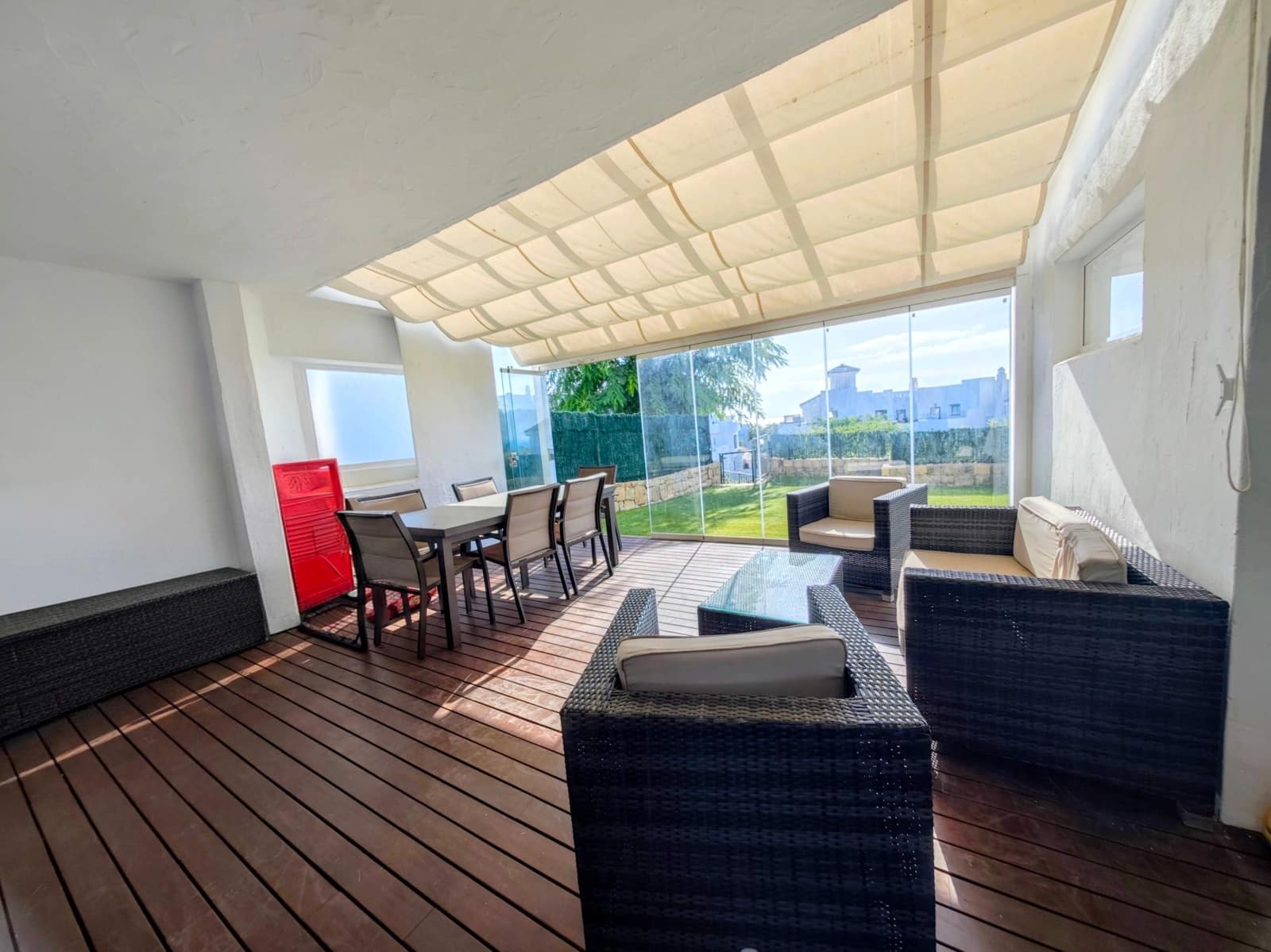 5 bedroom Terraced Villa for rent in La Alcaidesa with pool garage - € 2,200 (Ref: 10111782)